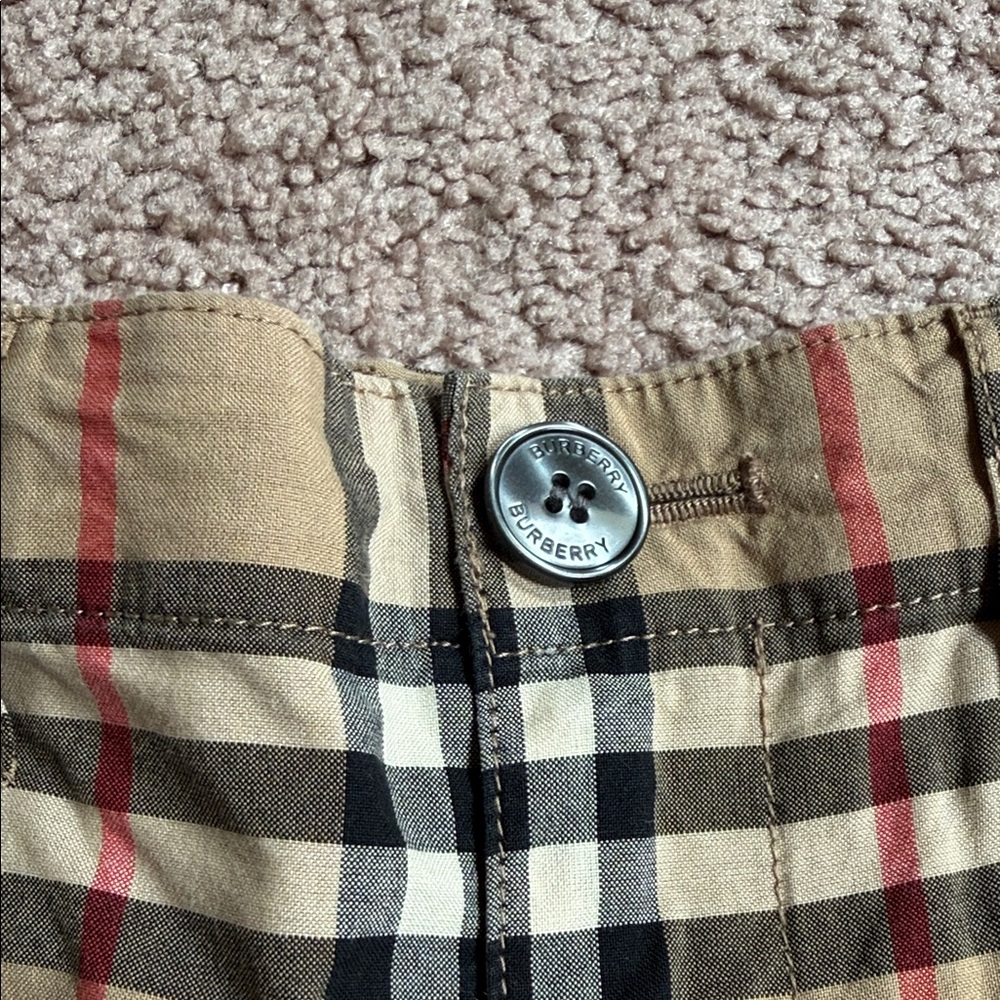 Burberry Boys Classic Plaid Shorts - Tan/Black/Red size 6 - Picture 2 of 6